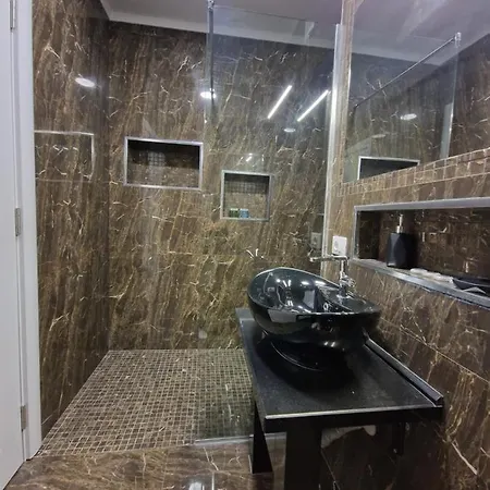 Absolut Vollga 公寓 Durrës